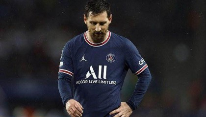 开云体育官网-罚丢点球的梅西引发争议：GOAT老了，应该挨批么？