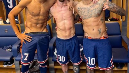 开云体育下载-内马尔社交网站点赞最多照片是哪张？MNM组合合影！